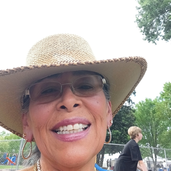 Meet your Posher, Rosa - Picture 1 of 1